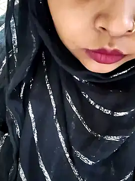 Webcam Model (Indian-Nazia)  is live.Free join now!