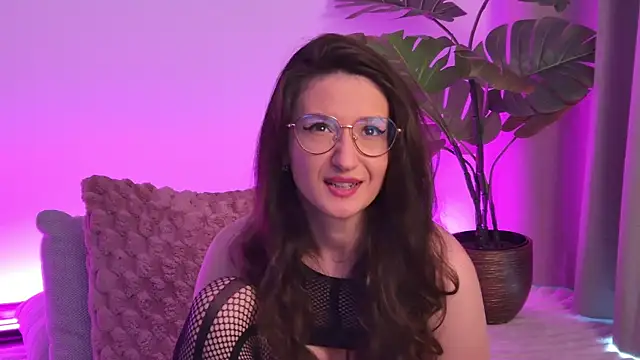 theamalekoo - TheaMalekoo's free webcam - UK Sex Cams