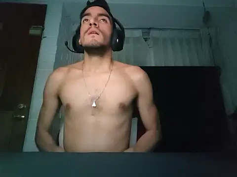 tommymomentum - TommyMomentum's free webcam - UK Sex Cams