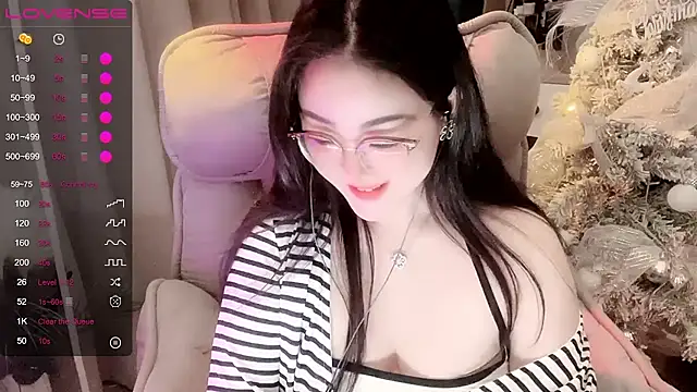 Monica-666888- webcam