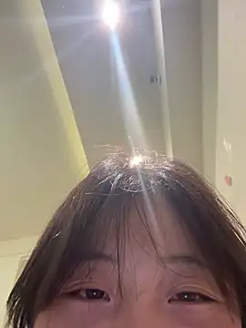 美女LXR77887在线直播