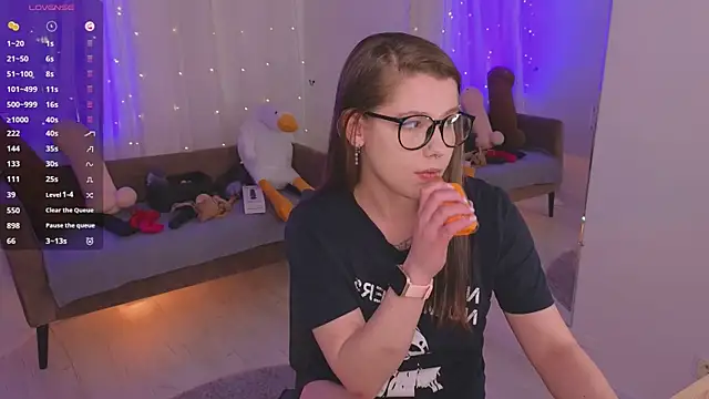 mira_falls - Mira_Falls's free webcam - UK Sex Cams