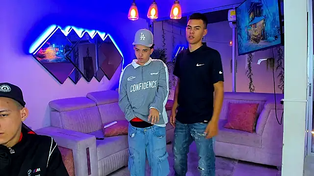 Houseofwarrios webcam