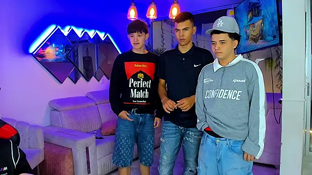 Houseofwarrios webcam