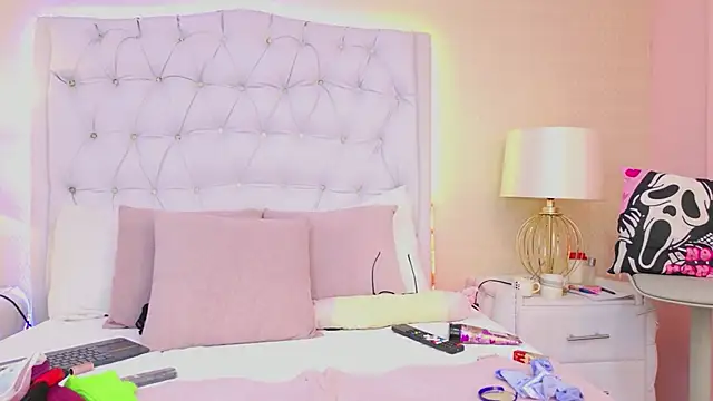 hazelmoret - HazelMoret's free webcam - UK Sex Cams