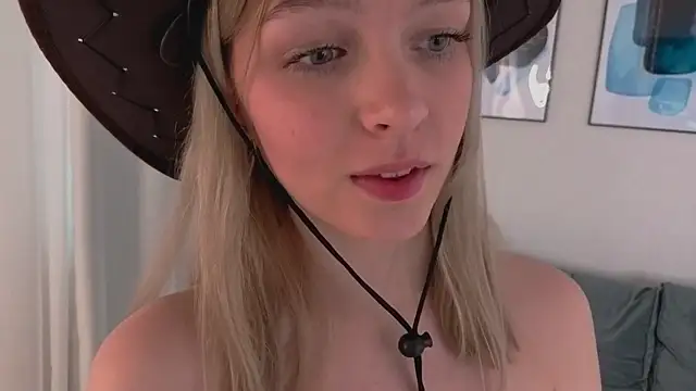 CynthiaaStone webcam
