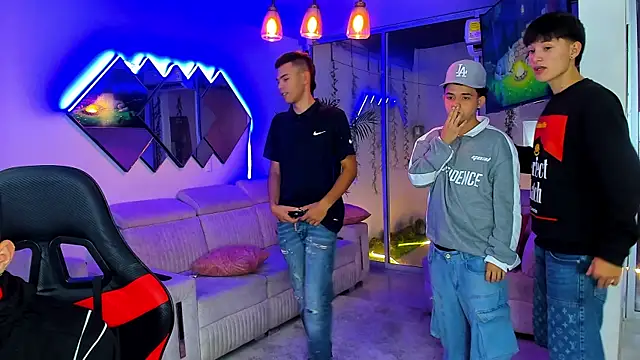 Houseofwarrios webcam