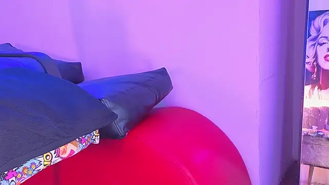 nova_salvatore - Nova_salvatore's free webcam - UK Sex Cams