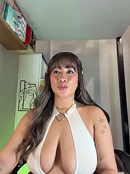 AsianMilfSheryl webcam