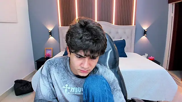 Tommy18__ live sex cam