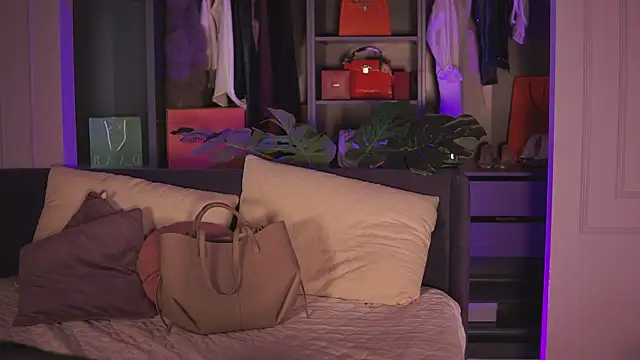 Monique_Celeste webcam