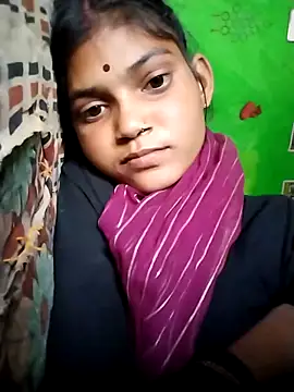 Webcam Model (Jooli_cuty)  is live.Free join now!