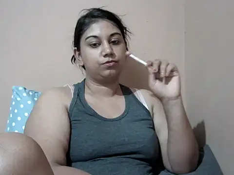 bellachow10 - Bellachow10's free webcam - UK Sex Cams