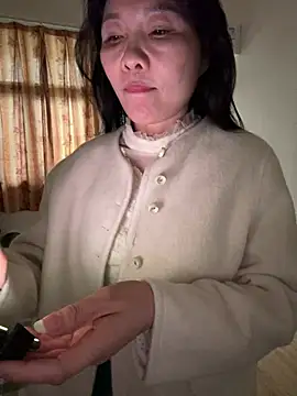 xiiuuff18 Stripchat cam model