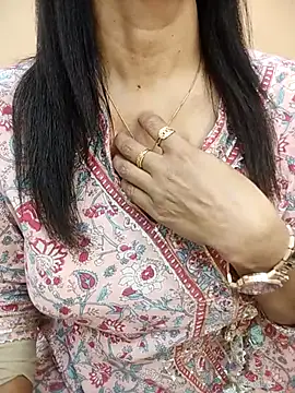 Rising_Queen Stripchat cam model