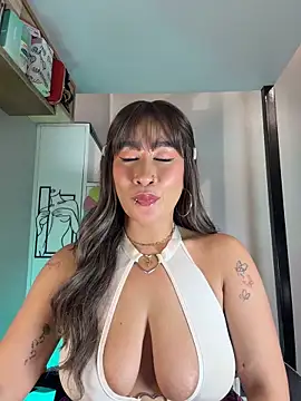 AsianMilfSheryl Stripchat cam model