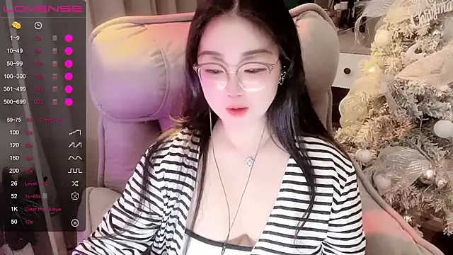 Monica-666888- webcam