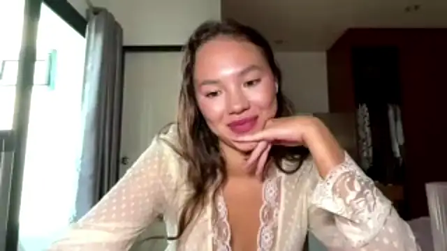 kamila_18_french webcam