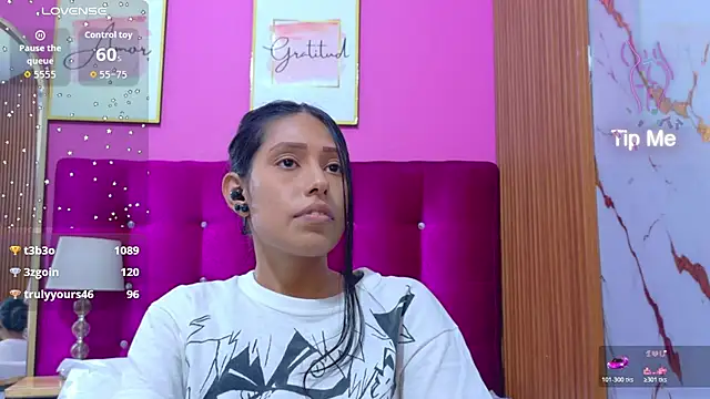 yourcuteneighbourr webcam