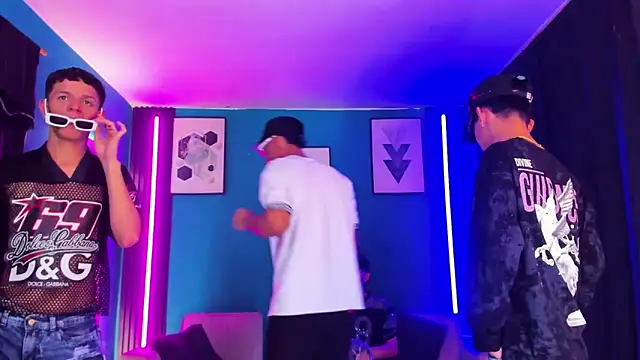 Marcus_and_Tony webcam