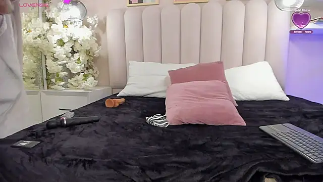 mia_bailey_ - Mia_Bailey_'s free webcam - UK Sex Cams