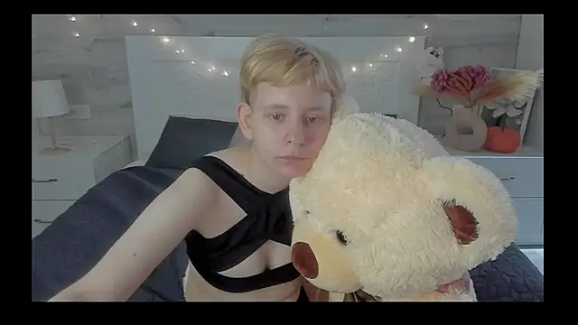 elorablu - EloraBlu's free webcam - UK Sex Cams