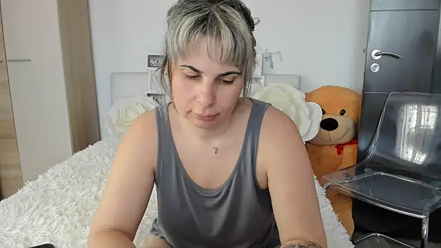 sweetemy4u - Sweetemy4u's free webcam - UK Sex Cams