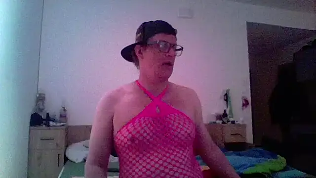 Bigthroaterboy webcam