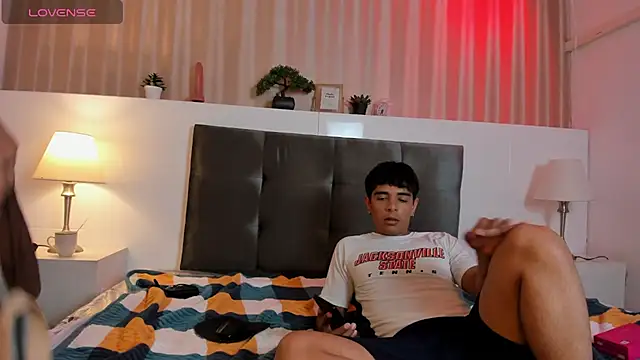 CuteButHarder webcam