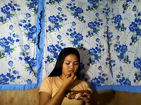 PinaySkinnyJust18 webcam