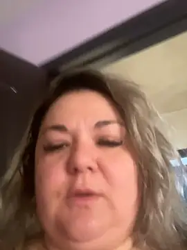 MikyVesela live sex cam