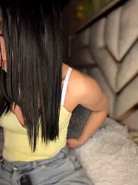 Laura-Khalifa webcam