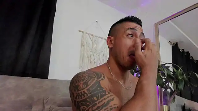 aaroncolombia webcam