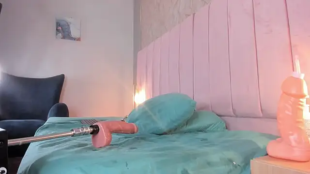 Hillary_Collins1 webcam