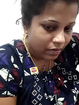 sweetqueen143 webcam