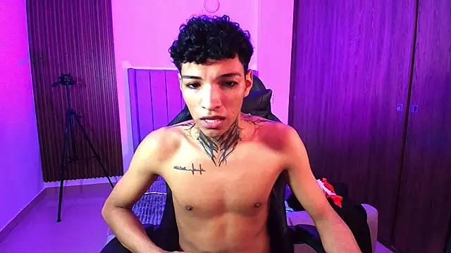 im_usuga - Im_Usuga's free webcam - UK Sex Cams