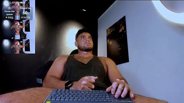 Big_furry_bear13 webcam