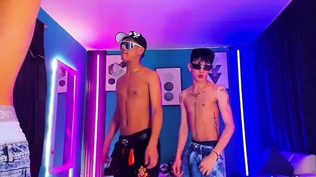 Marcus_and_Tony webcam