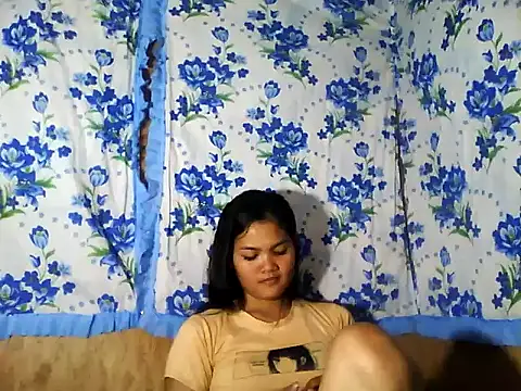 PinaySkinnyJust18 webcam