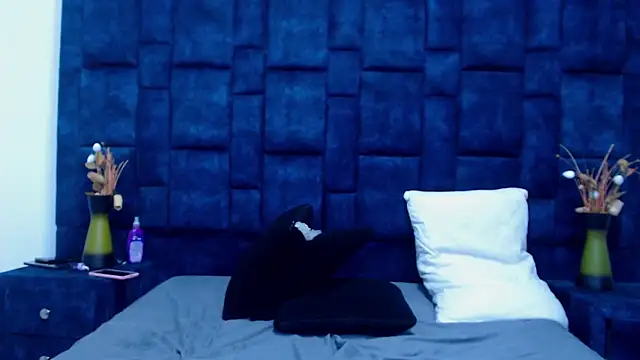 groupnolimits - GroupNoLimits's free webcam - UK Sex Cams