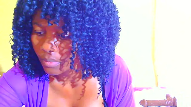 Augustine-Blooomxx webcam