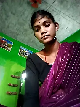 Webcam Model (Jooli_cuty)  is live.Free join now!