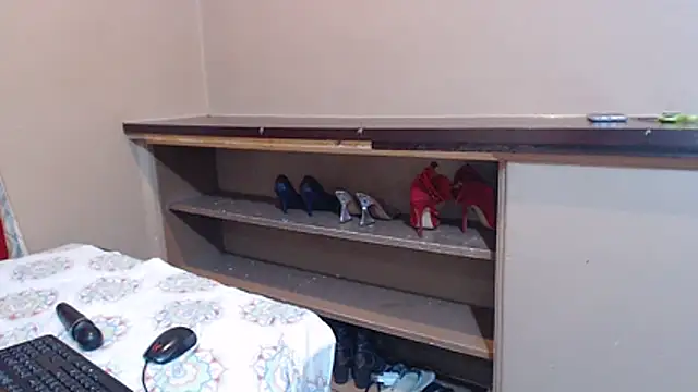 sexychocolatbox10 - Sexychocolatbox10's free webcam - UK Sex Cams