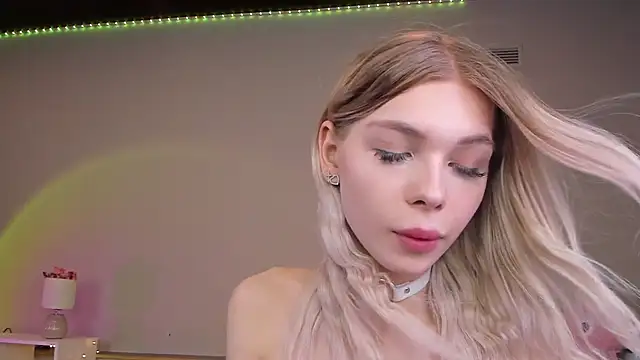 Blondy_Fina webcam