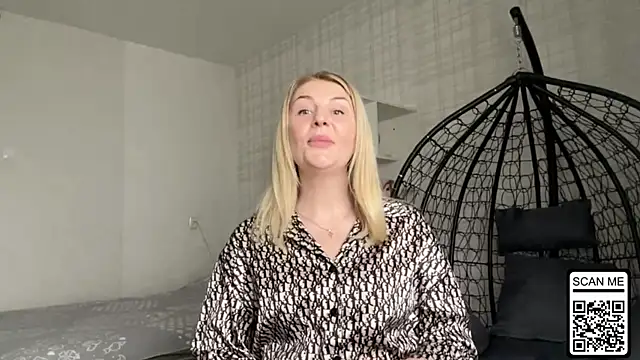 Blondie_xoxoxo webcam