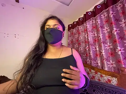 LouleyRanii live sex cam