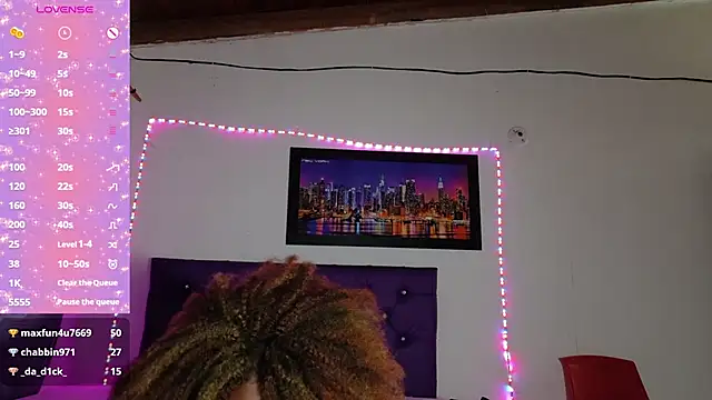 ebony_NeighborMoans webcam