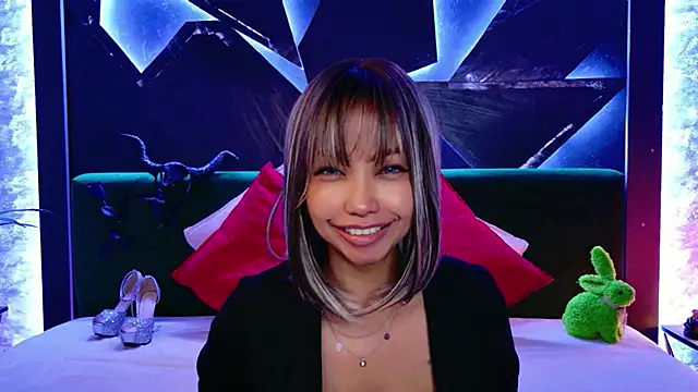 ElyaQuinn live sex cam