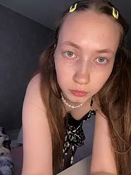 Holy_Poly live sex cam