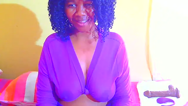 Augustine-Blooomxx webcam